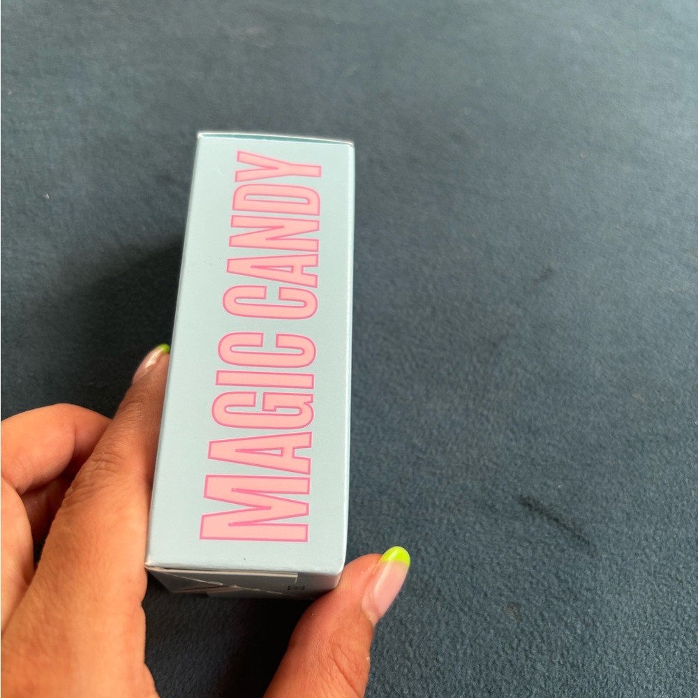 JEFFREE STAR COSMETICS
Magic Candy™ Liquid Blush -lavender fame - Picture 5 of 5